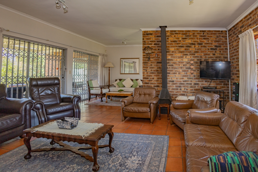 4 Bedroom Property for Sale in Amandelrug Western Cape